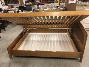 Łóżko podnoszone bokiem